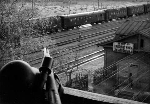 Train hopital Bulgare en gare de Zabolotinka Bielorussie 1941 R.jpg