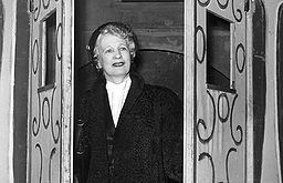 Marthe Richard, dite  la Veuve qui clôt..jpg