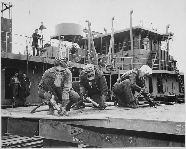 Chippers in a Shipyard 1942.jpg