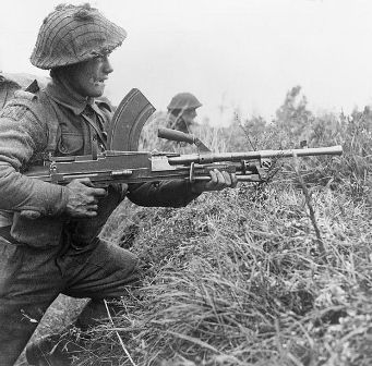 Royal Scots avec une Bren aux Pays-Bas.jpg