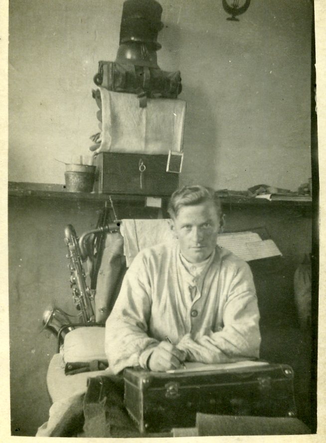 2 - Pierre Duval Caserne des tourelles 1937.jpg