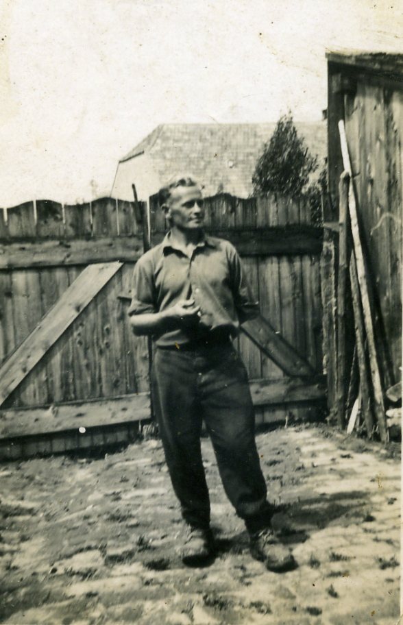 13 - 1942  Dito.jpg