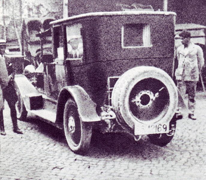 Photo 3 Lancia lambda     RAVISSEURS.jpg