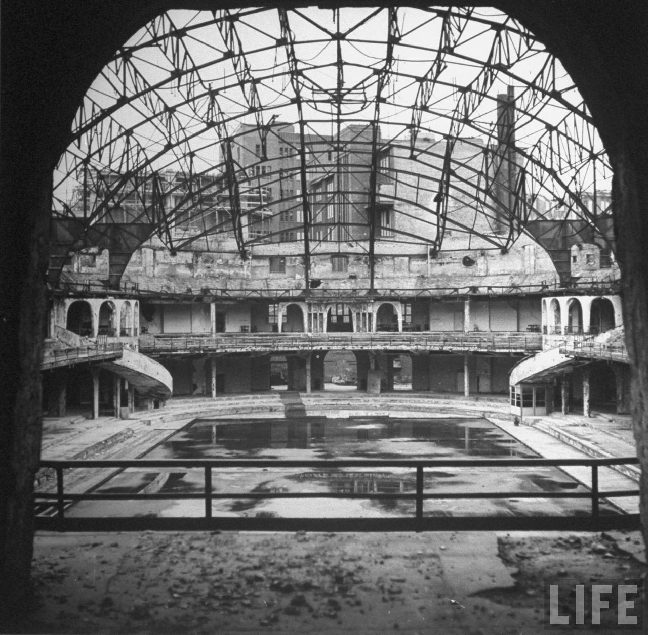 Berlin_07 1945_Berliner Sport Palast_1.jpg