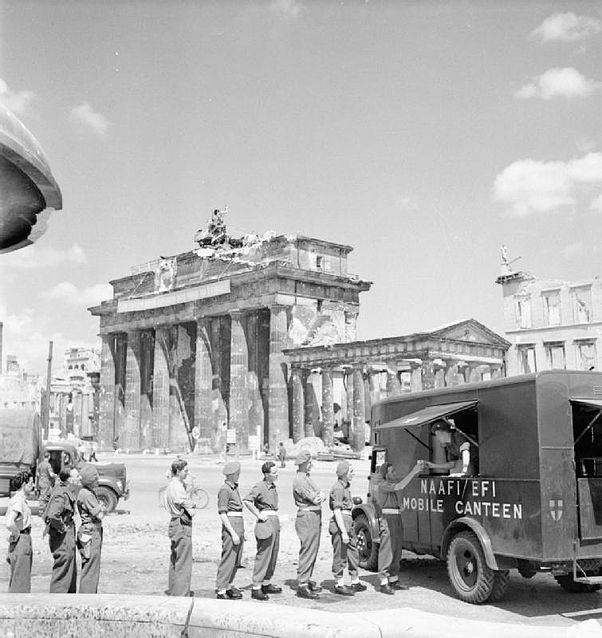 602px-NAFFI_Mobile_Canteen_No_750_beside_the_Brandenburg_Gate.jpg