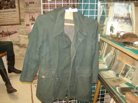 6 - Anorak.JPG