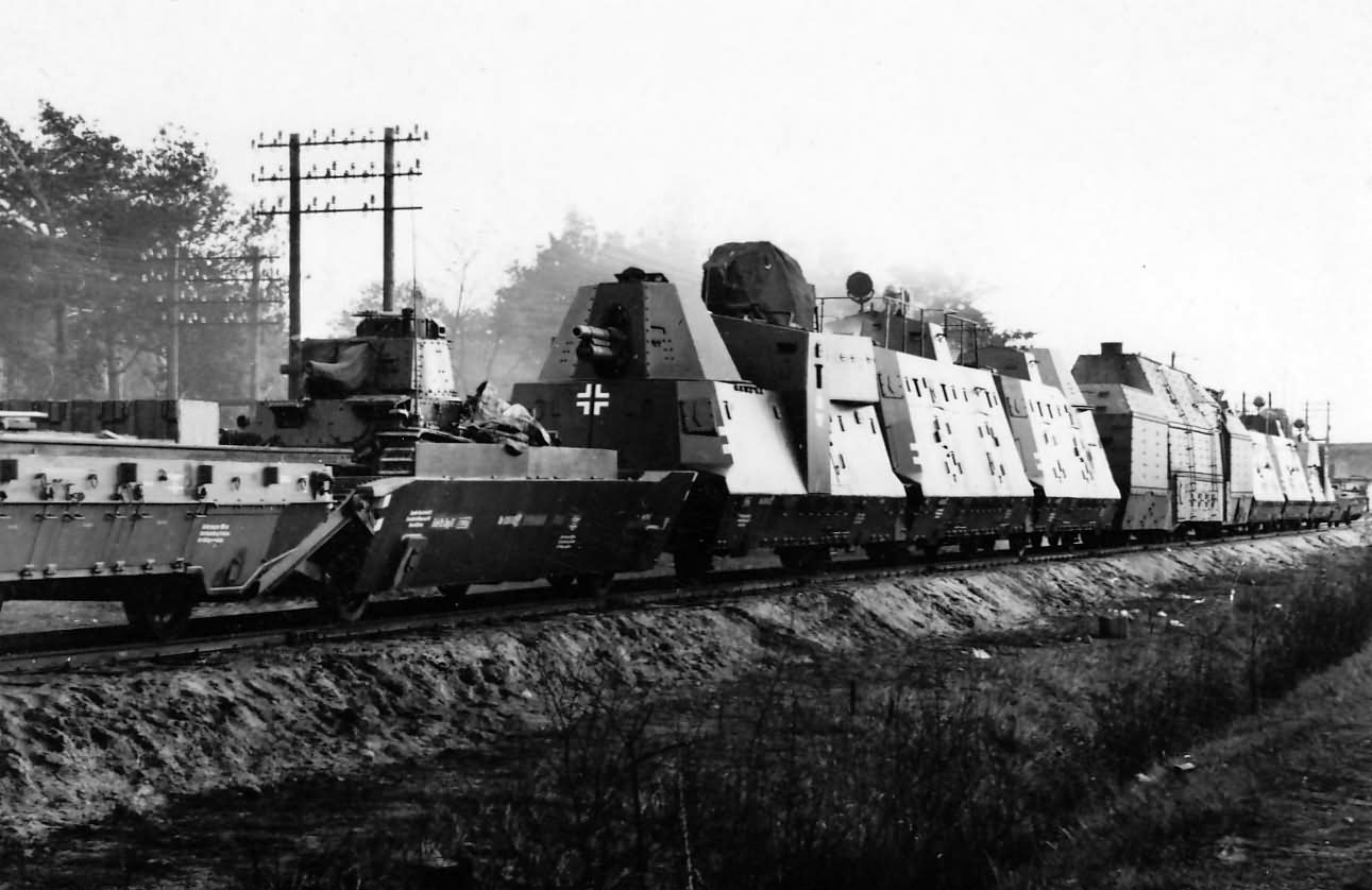 Panzerzug_61_BP42_German_armored_train.jpg