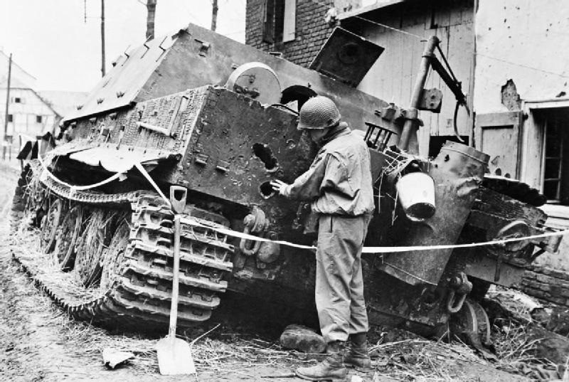 Allemagne_1945_sturmtiger_histomil.com_.jpg