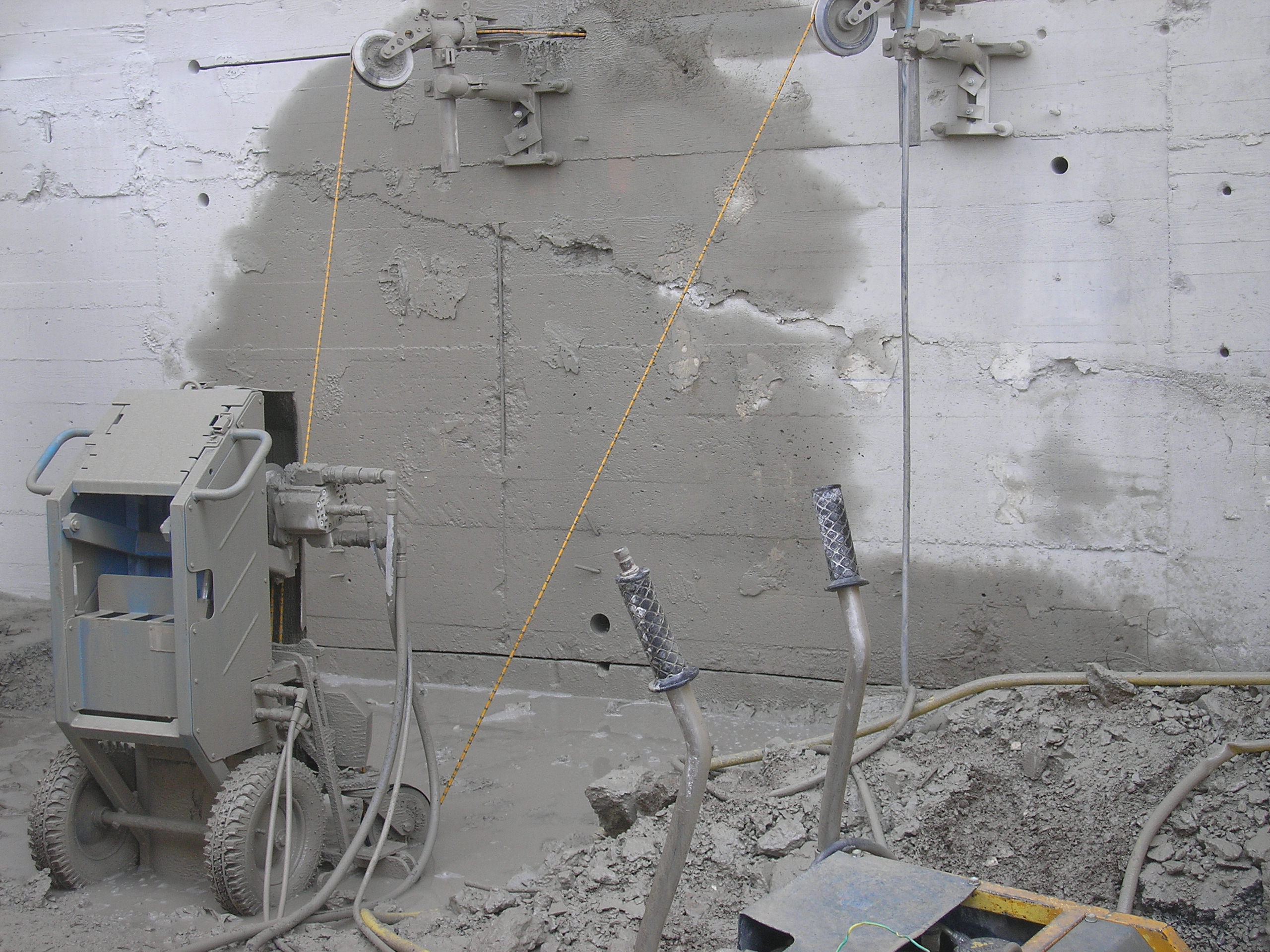 Percement d'accès façade Sud (box 14).JPG