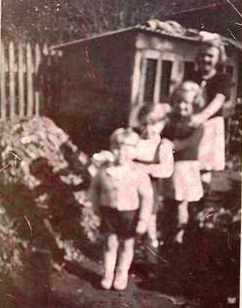 Enfants Gilmet 1942 RR.jpg