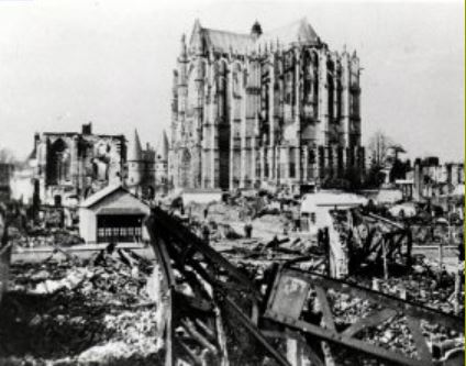 Beauvais juin 1940.JPG