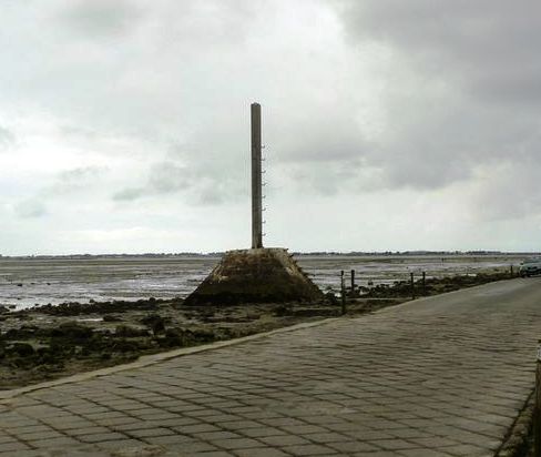 Balise perroquet à marée basse.jpg