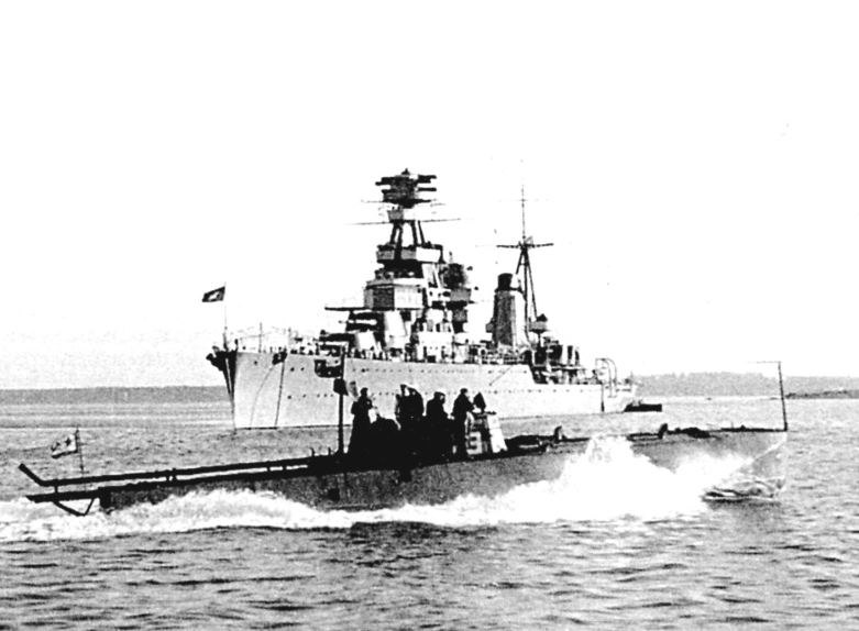 KIROV 1940 et vedette G5.PNG