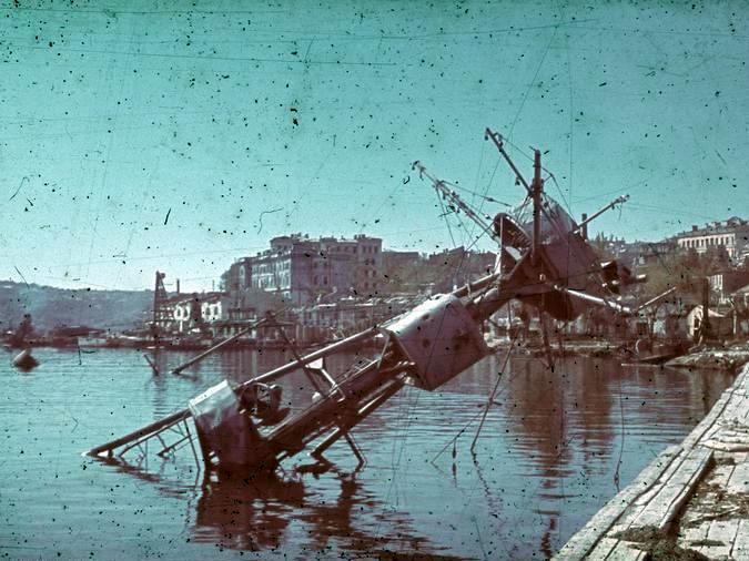 3 C UKRAINA 1942 4 2 coulé sevastopol.jpg