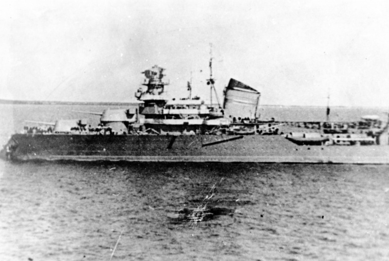 6 MAXIM GORKY 1941 6 23 endommagé par mines.jpg