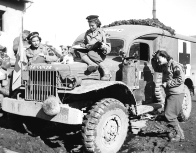 02 french fusiliers marines nurses in France, 1944.jpg