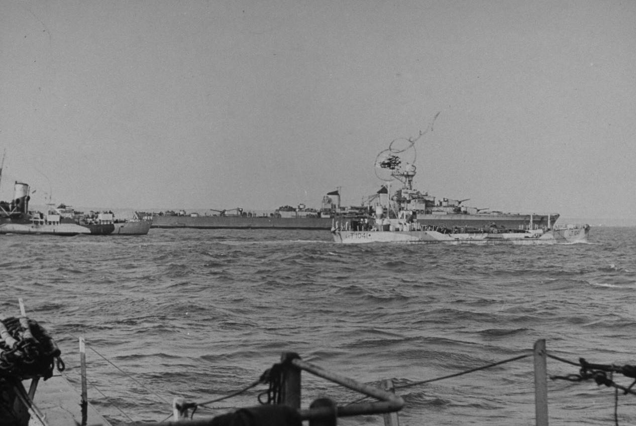 GEORGES LEYGUES 1944 6 et LCT1041 débarquement  normandie.jpg