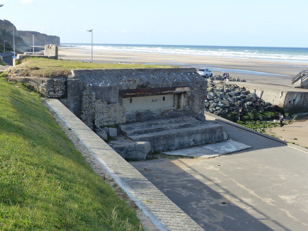 omaha WN 72 casemate double pour canon de 50 modifié.jpg