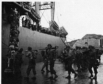 Embarquement des troupes françaises en Afrique ...jpg