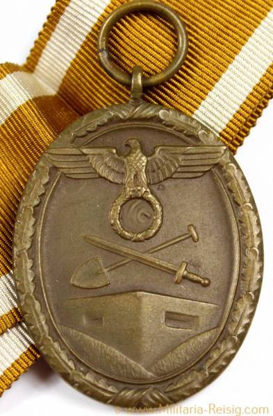 Médaille mur de l'ouest.jpg