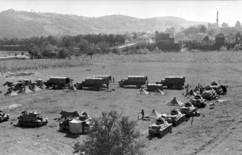 German field camp in Yugoslavia, 1941.jpg