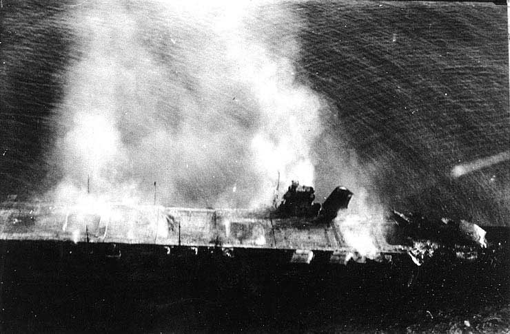 HIRYU 1942 6 5 en feu ship_hiryu5.jpg