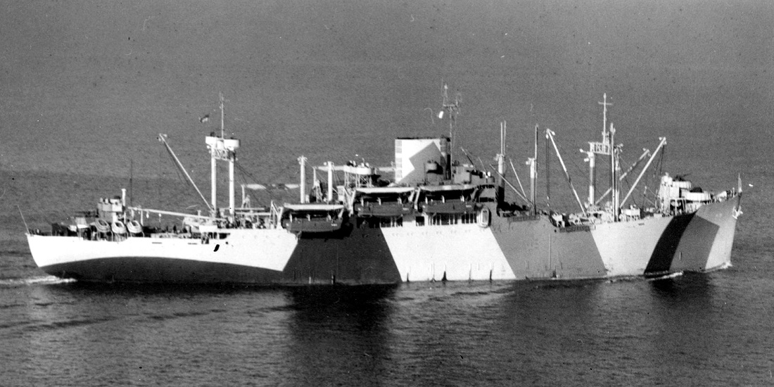 USS_Thomas_Jefferson_(APA-30)_underway_off_Norfolk,_Virginia_(USA),_on_7_December_1944_(80-G-294245).jpg
