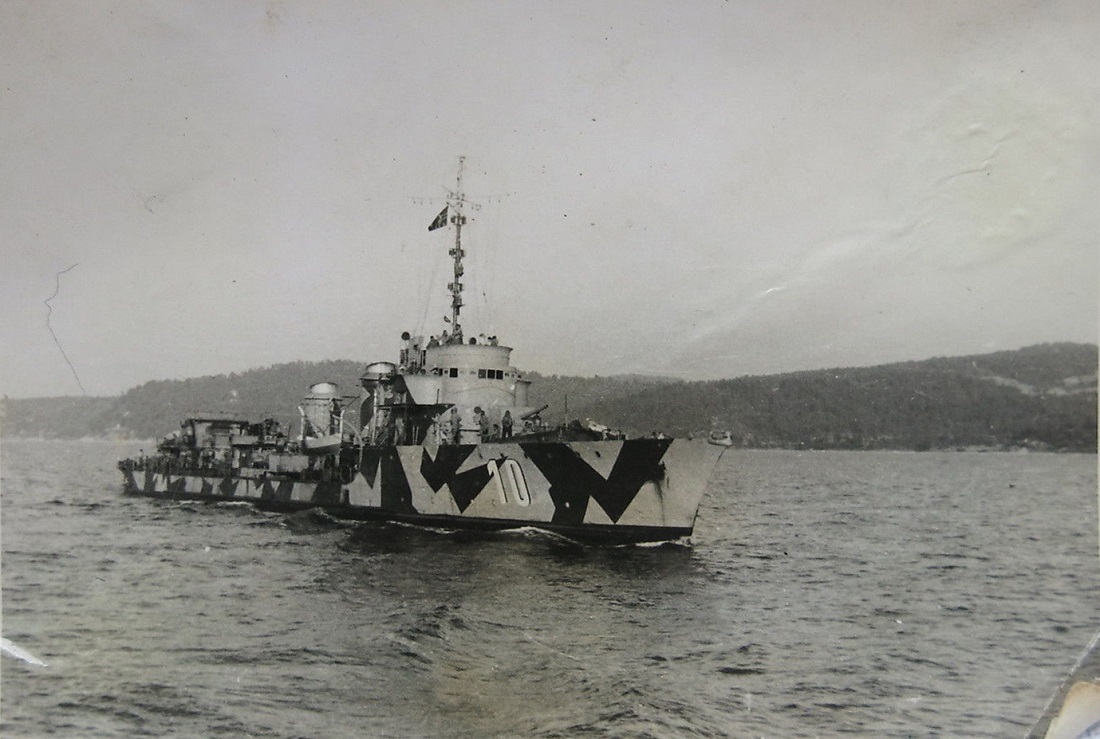POMONE 1943 devenu TA10 fe0df0f8667e55fbfcb5778ec102f98a.jpg