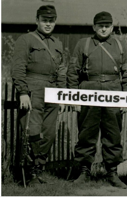milice DDR 2.jpg