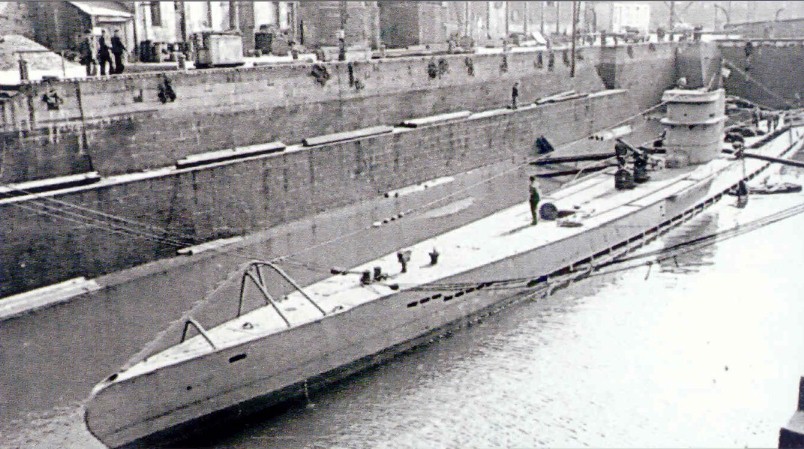 U65 1940 8 à Brest .jpg