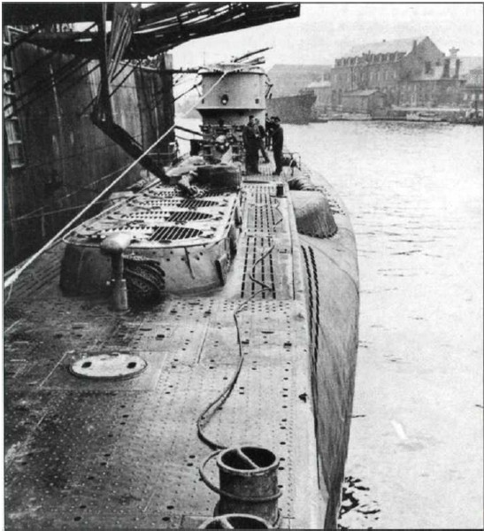 U118 1942 10 Lorient  Dateetlieuinconnus.jpg