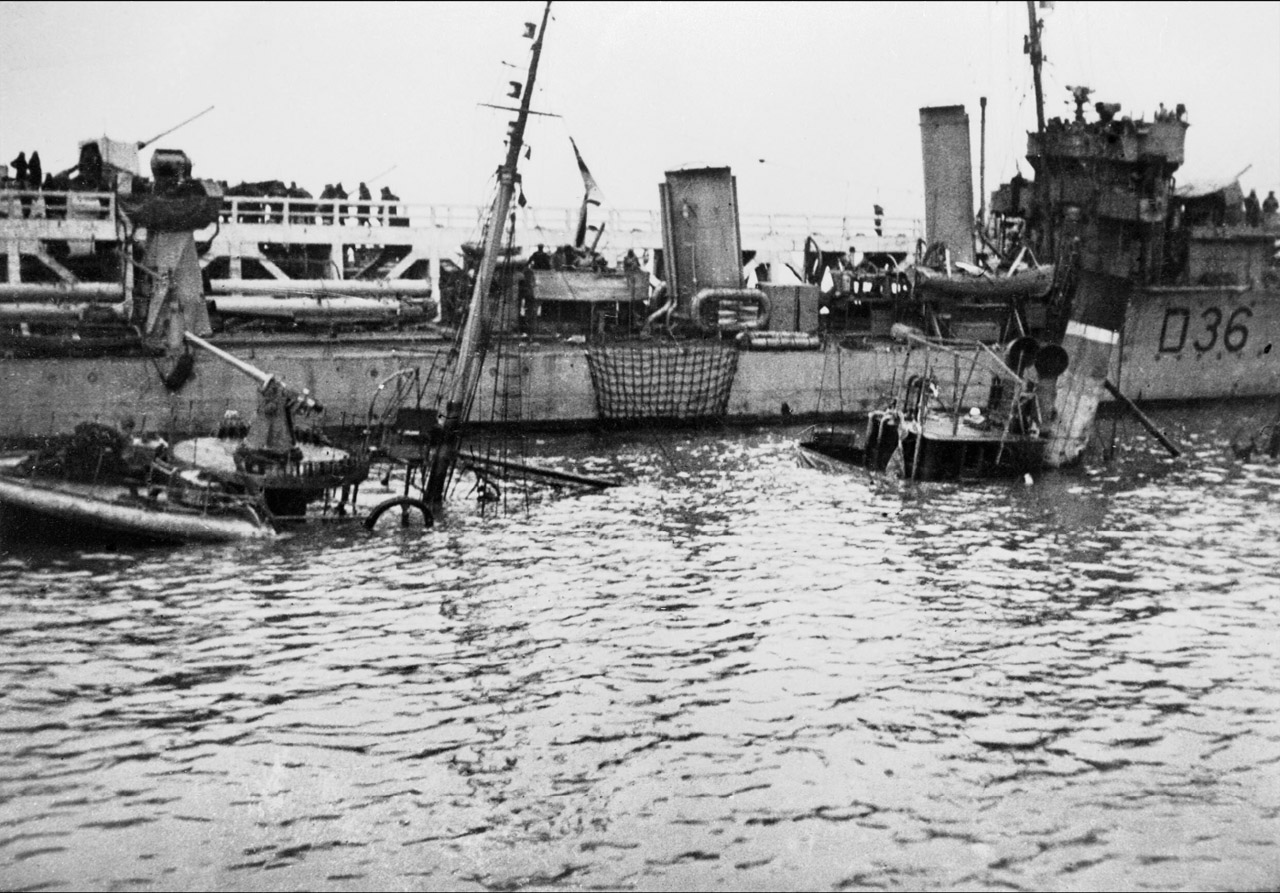 HMS Vivacious D 36.jpg