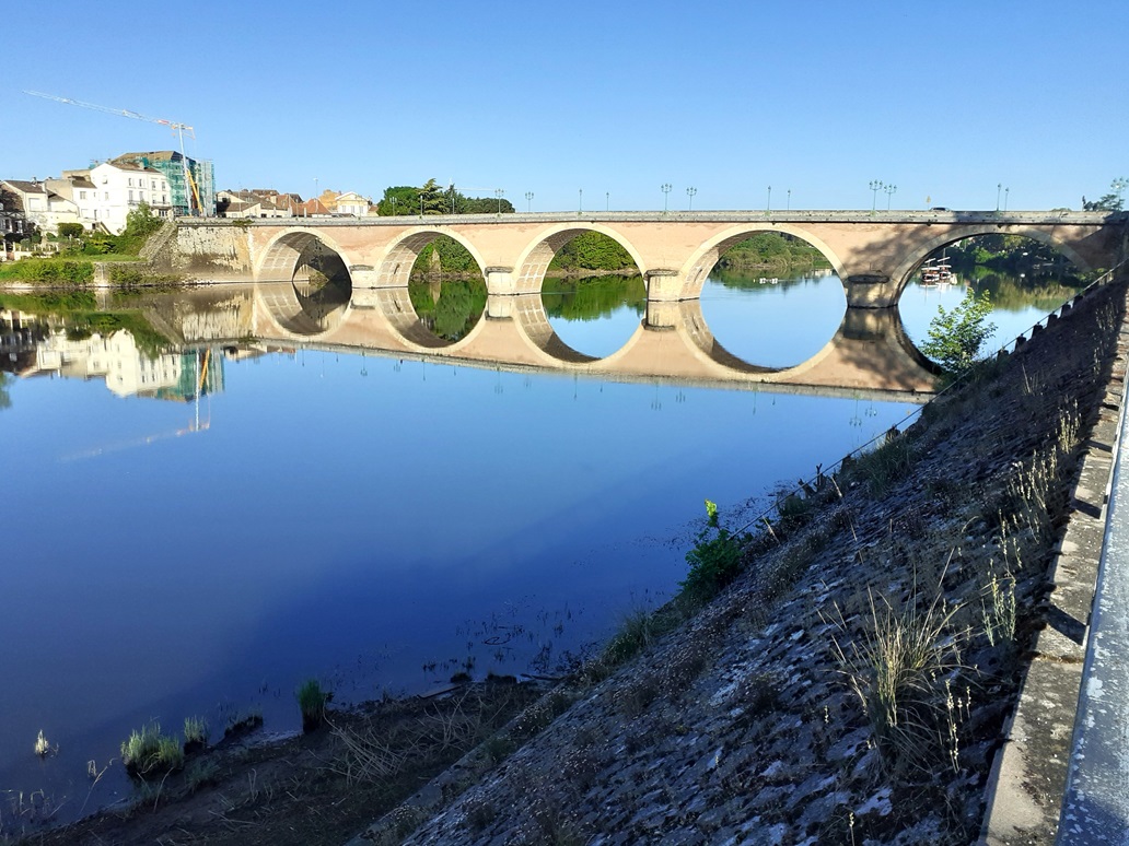Pont de Bergerac.jpg