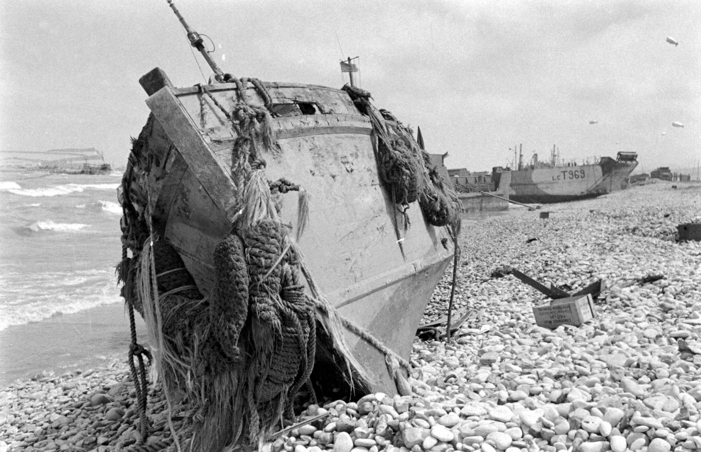 LCT969 9344_19440621 Omaha Beach - Tempête13 [LIFE].jpg