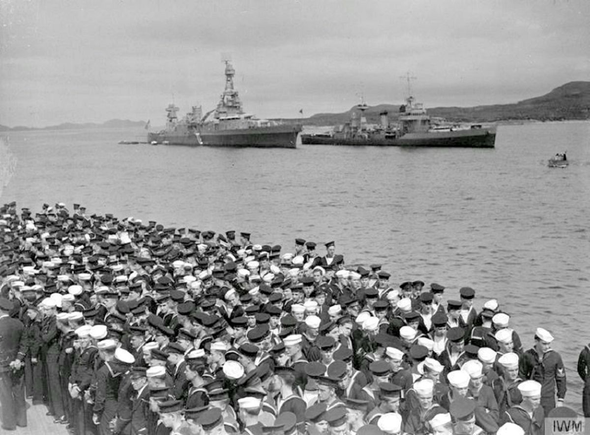 3 DD358 MAC DOUGAL 1941 8 10 et CA31 AUGUSTA.jpg