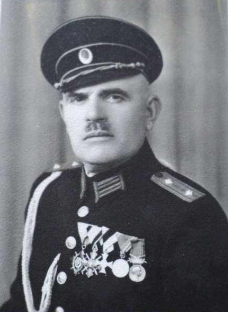 bulg officier médailles.jpg