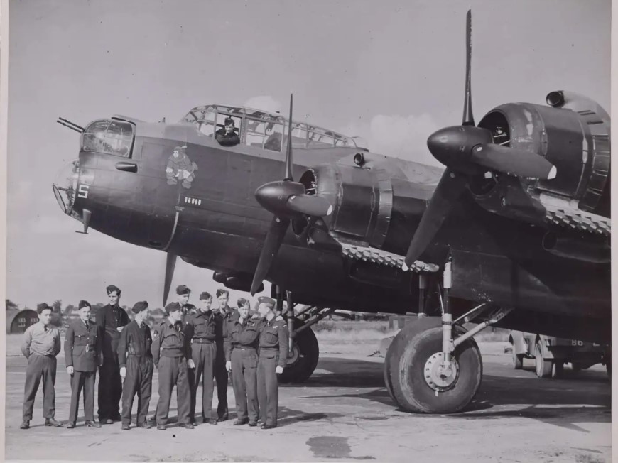 avro lancaster anonyme.jpg