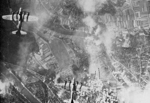 US-Luftangriff_Koblenz_19-09-1944.jpg