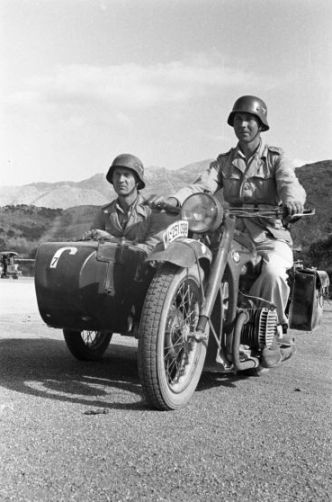 7629740_1_1 Moto allemande.jpg