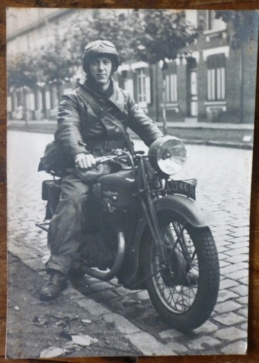 Non confirmé 343686motoFrance.jpg