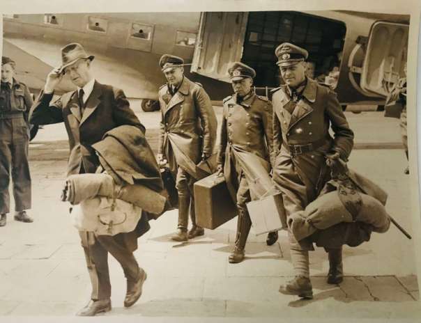 british-press-photo-of-captured-german-generals-kurt-student_11123_pic4_size4.jpg