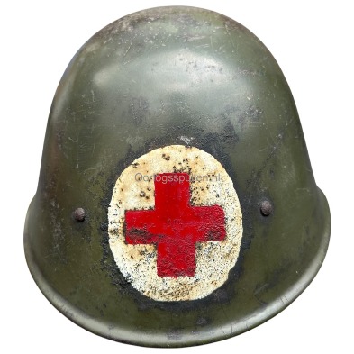 Nederlandse-Rode-Kruis-helm-Tweede-Wereldoorlog.jpeg