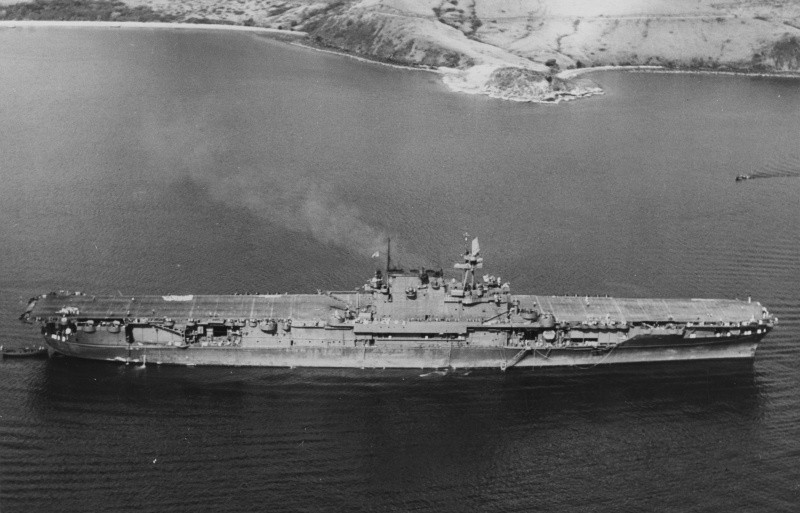 CV6 ENTERPRISE 1942 10 30  à noumea après santa cruz.jpeg