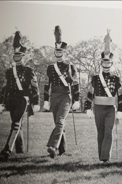trup uniform.png