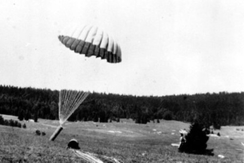 parachutage_echallon_intro.jpg