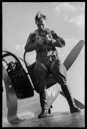 862_a-soviet-pilot-with-the-rank-of-lieutenant-puts-.jpg