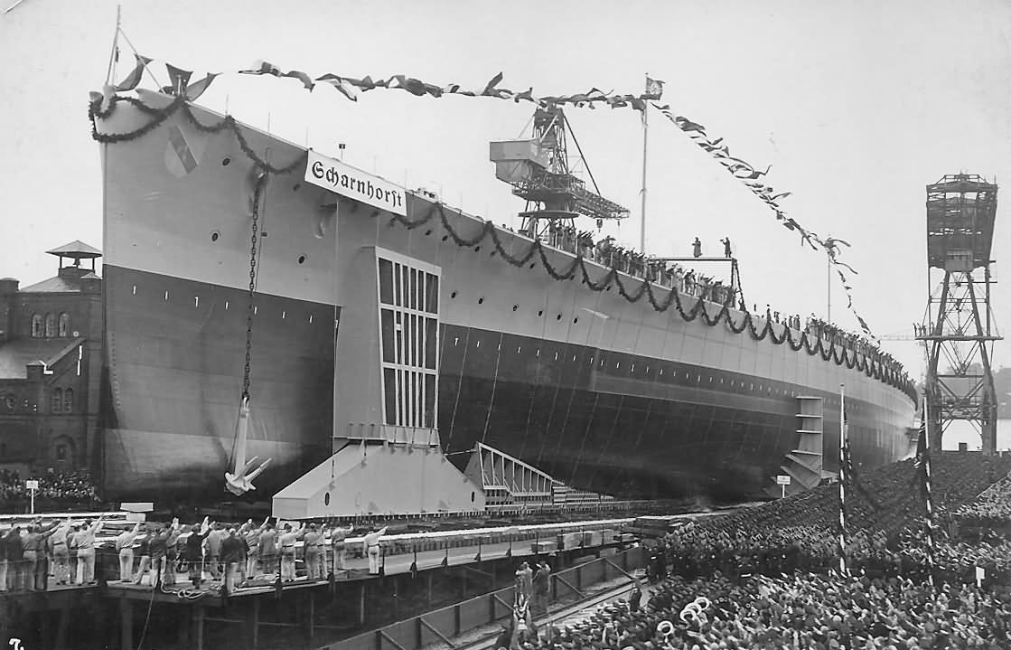1936 10 3 SCHARNHORST  lancement.jpg